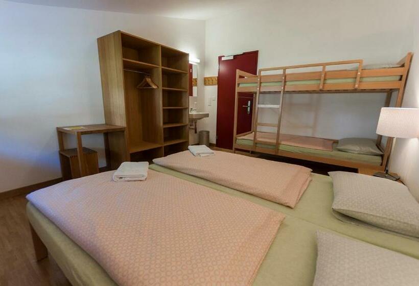 Номер Стандарт Четырехместный Совместный Санузел, Pontresina Youth Hostel
