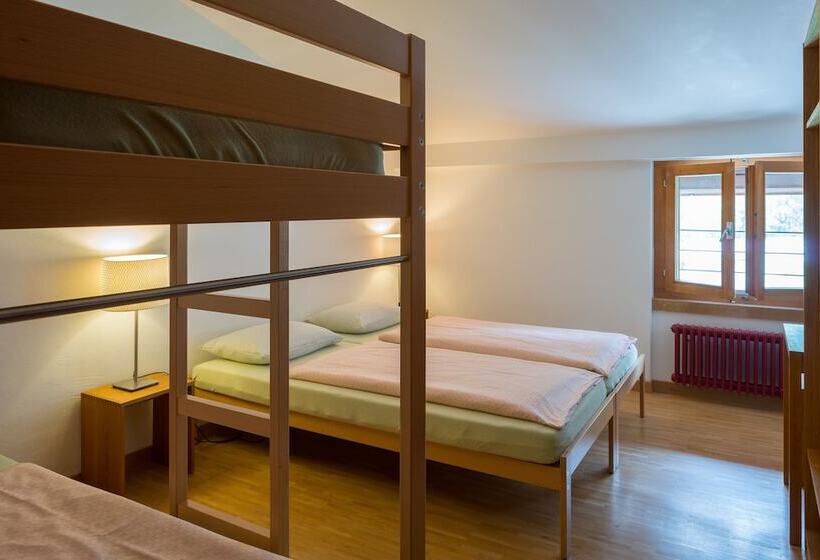 Номер Стандарт Четырехместный Совместный Санузел, Pontresina Youth Hostel