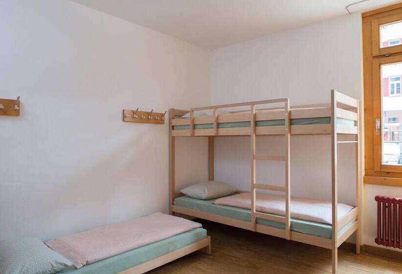 Номер Стандарт Четырехместный Совместный Санузел, Pontresina Youth Hostel