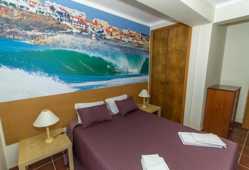 Номер Стандарт Вид на Море с Балконом, Supertubos Beach Hostel