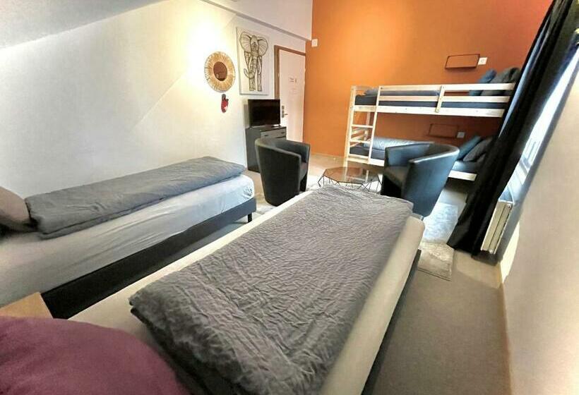 غرفة قياسية رباعية, Viva Hostel