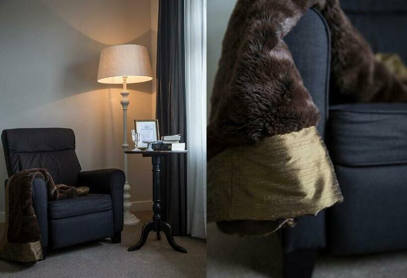 Номер Стандарт, B & B Hotel The Baron Crown