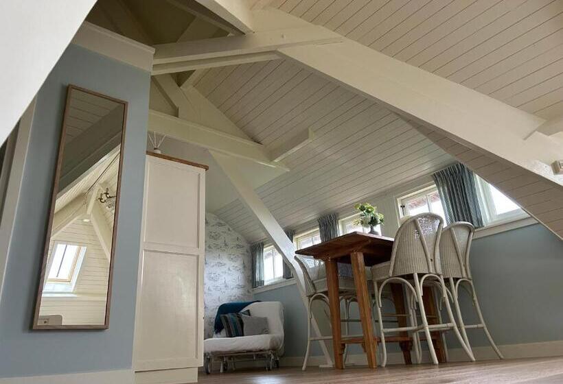 Люкс Deluxe Вид на Море, Villa Nieuwland B&b
