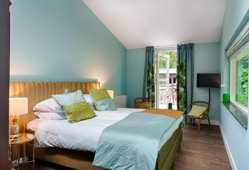 Quarto Superior, Zoomers Aan Het Bos