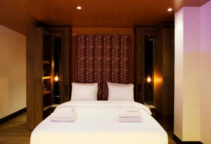 标准间, Manzo's Suites