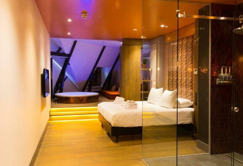 Люкс Повышенной Комфортности, Manzo's Suites