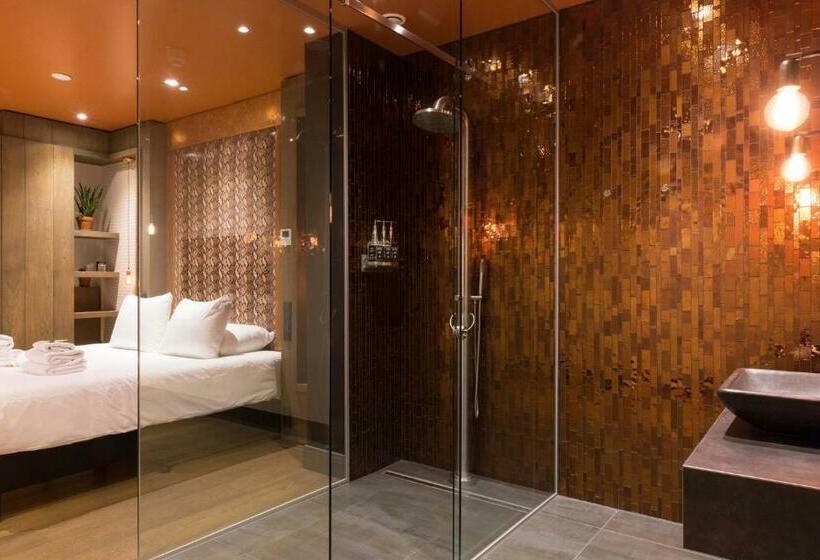 豪华套房, Manzo's Suites