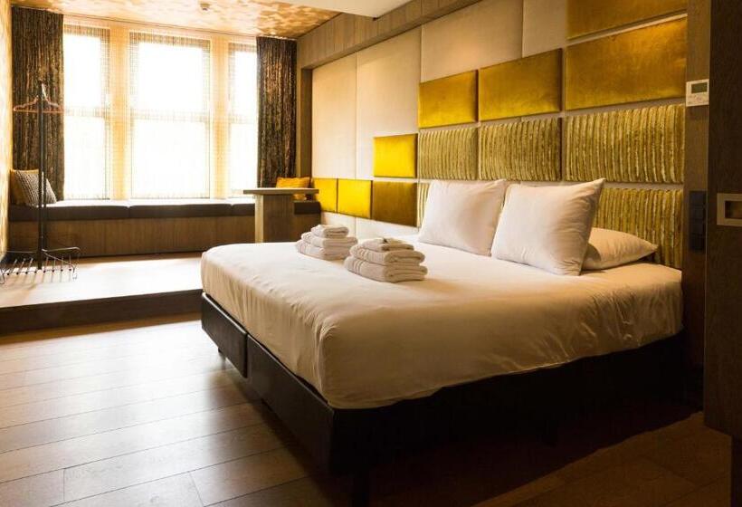标准间, Manzo's Suites