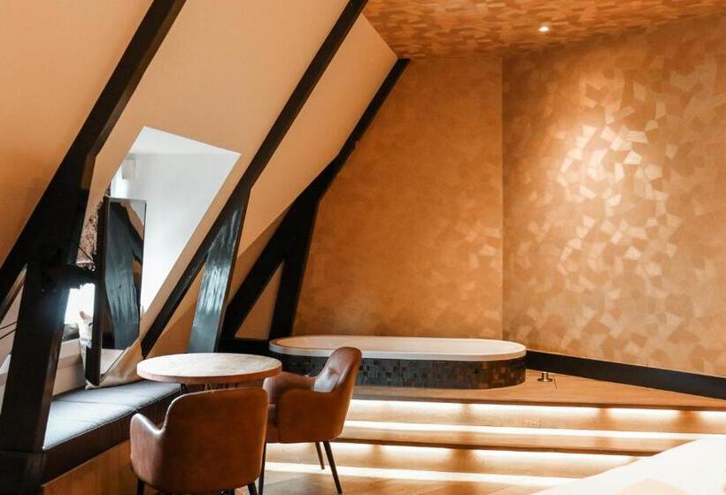 Люкс, Manzo's Suites