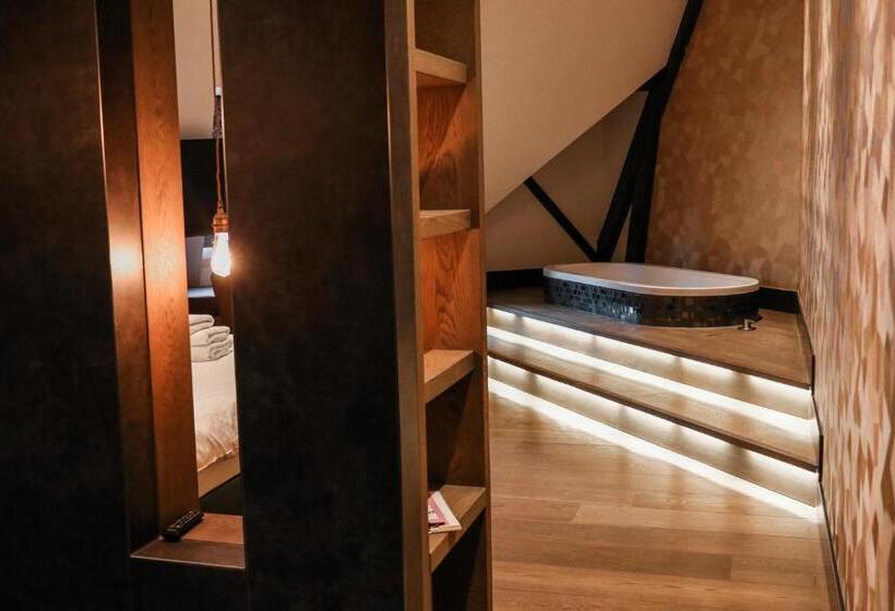 套房, Manzo's Suites