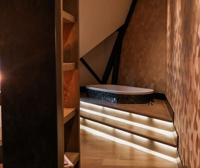 标准间, Manzo's Suites