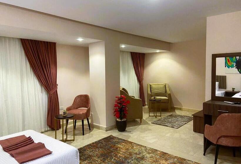 اتاق استاندارد سه نفره, Aziz Egypt Pyramids