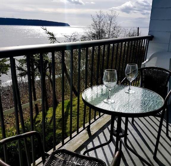 חדר סטנדרט נוף לים עם מרפסת, Above Tide Motel