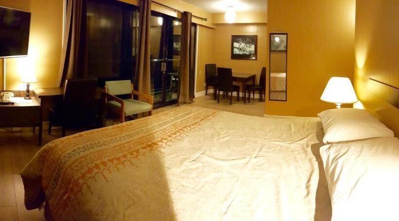 סוויטה עם מיטת קווין, Above Tide Motel