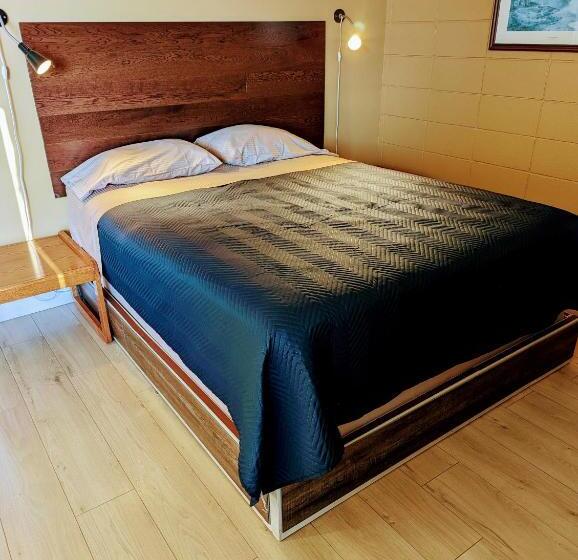 סוויטה עם מיטת קווין, Above Tide Motel