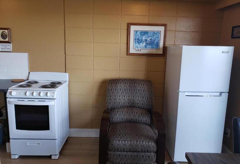 סוויטה עם מיטת קווין, Above Tide Motel