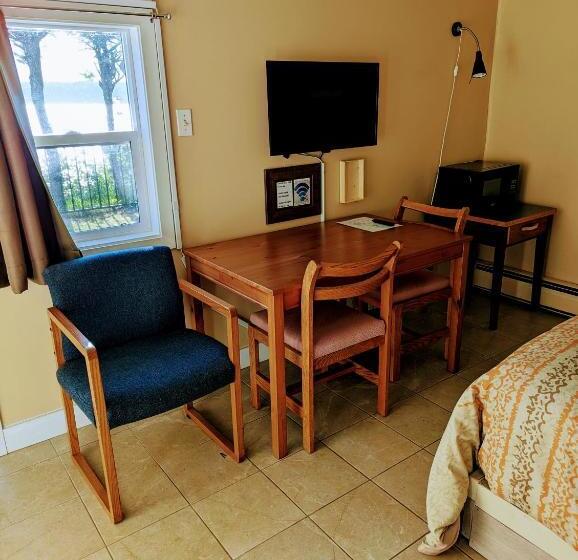 חדר מוזל עם נוף לים, Above Tide Motel