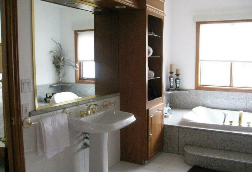 غرفة قياسية سرير كينج, Rolling Hills Country Resort Bed And Breakfast