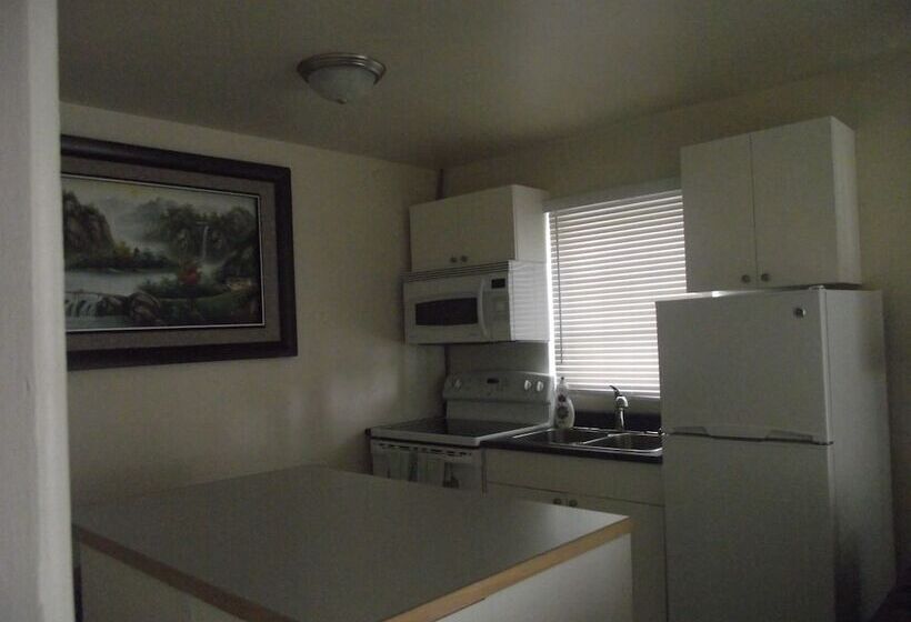 스위트, Stratford Motel