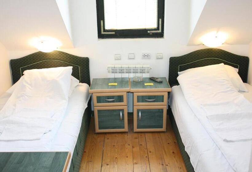 اتاق استاندارد, Guesthouse Kraljica