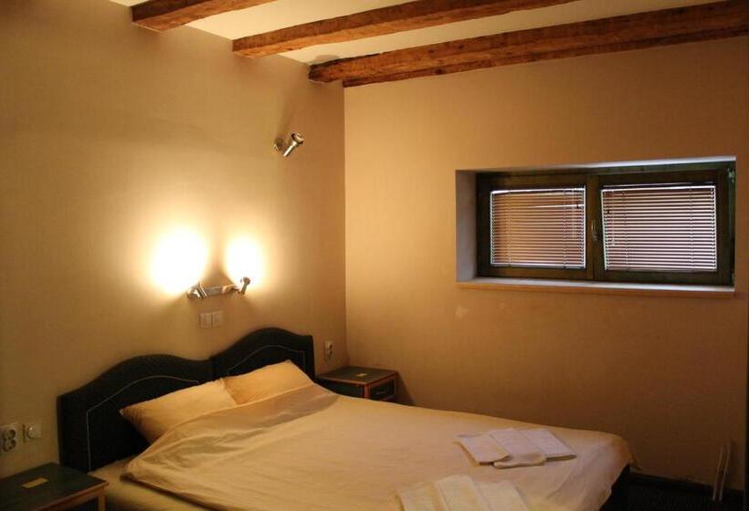 اتاق استاندارد سه نفره, Guesthouse Kraljica