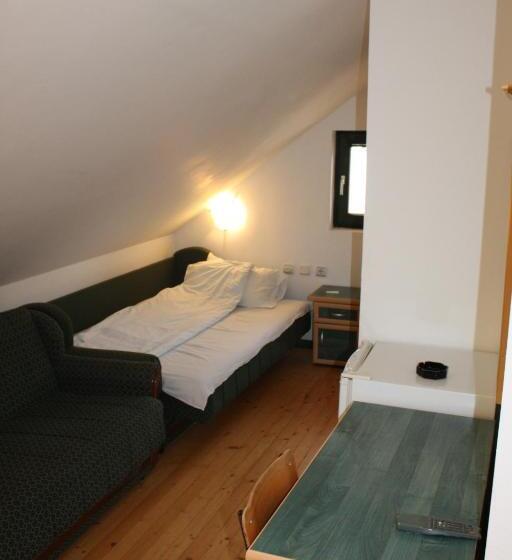 اتاق استاندارد سه نفره, Guesthouse Kraljica