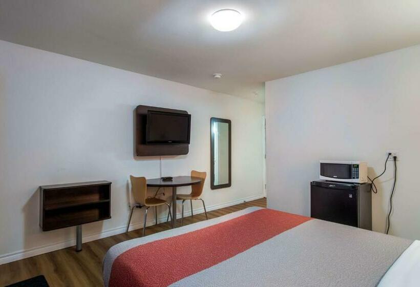 스탠다드 룸, Motel 6sudbury, On