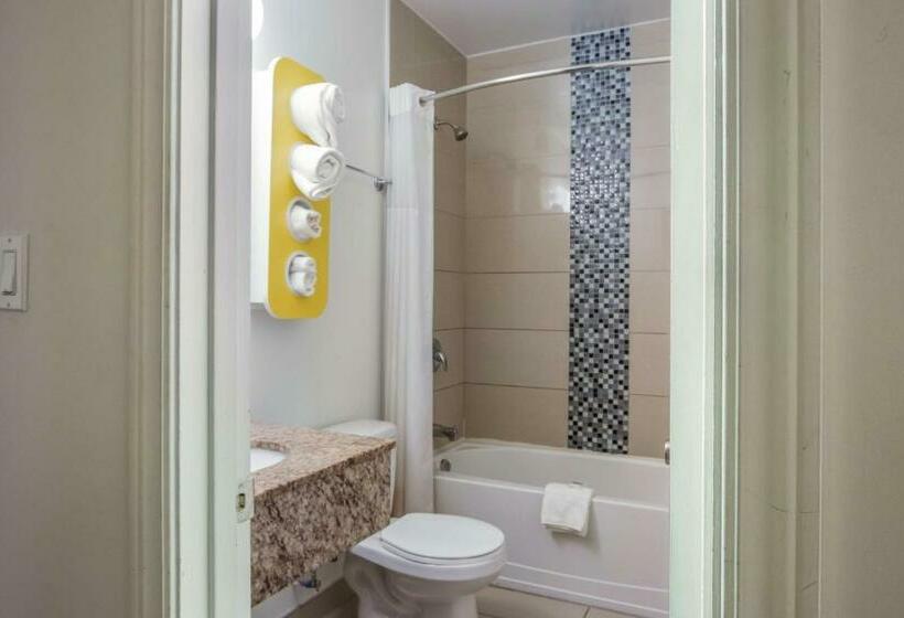 스탠다드 룸, Motel 6sudbury, On