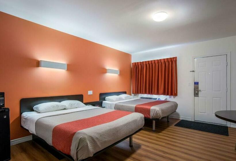 스탠다드 룸, Motel 6sudbury, On