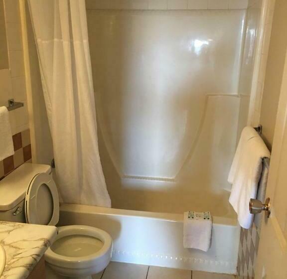 디럭스 스위트, Red Deer Inn & Suites