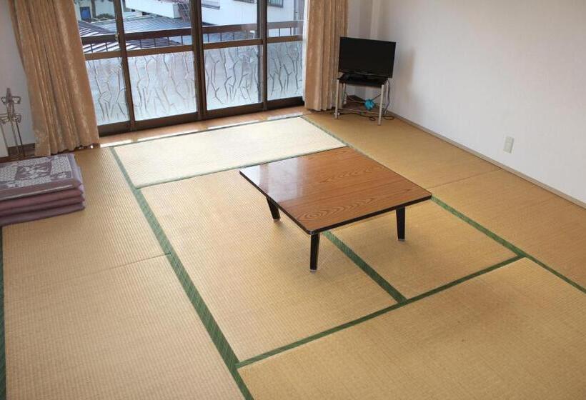Quarto Estandar Banheiro Compartilhado, Sugakuso