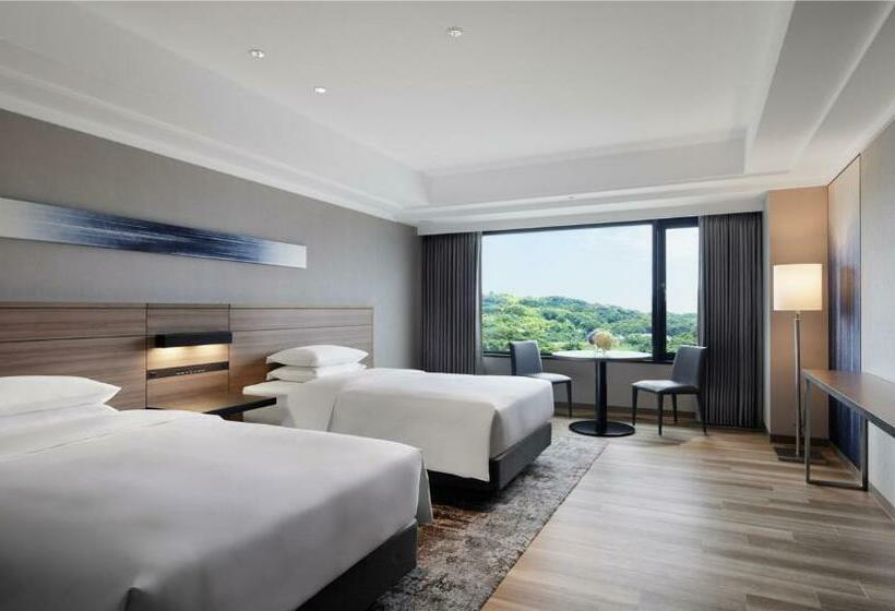 اتاق سوپریور با چشم‌انداز باغ, Nanki Shirahama Marriott