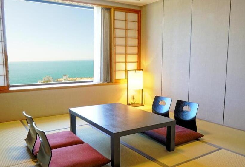 اتاق استاندارد با چشم‌انداز دریا, Nanki Shirahama Marriott