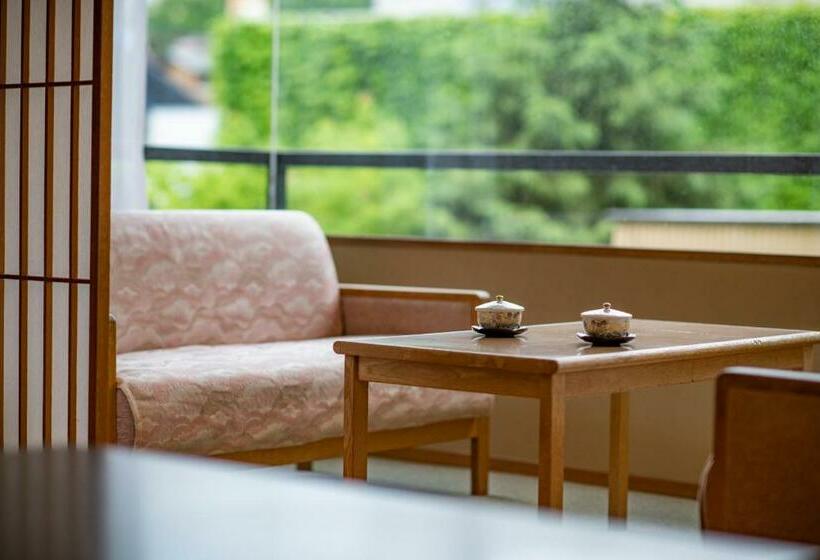 Номер Стандарт, Shosenkaku Kagetsu
