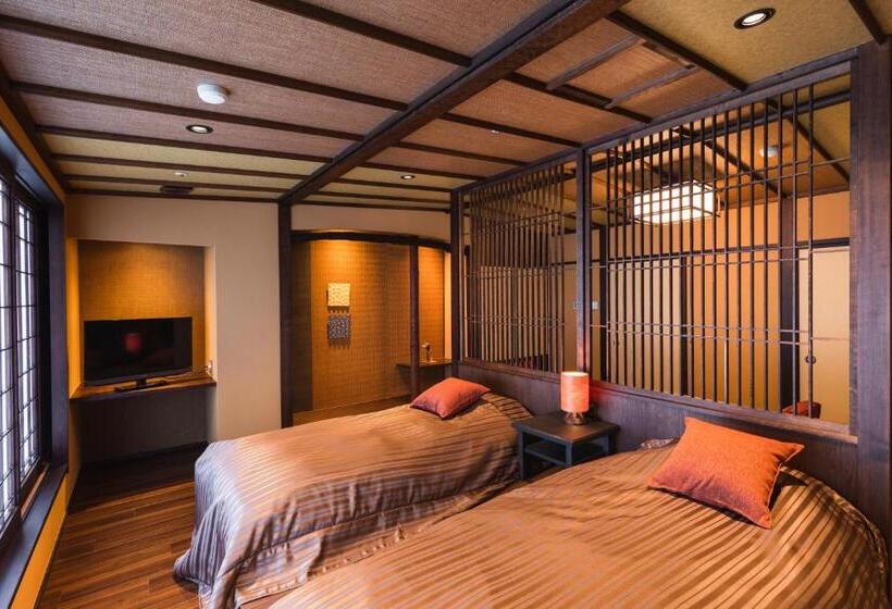 Номер Стандарт, Tsuta Onsen Ryokan