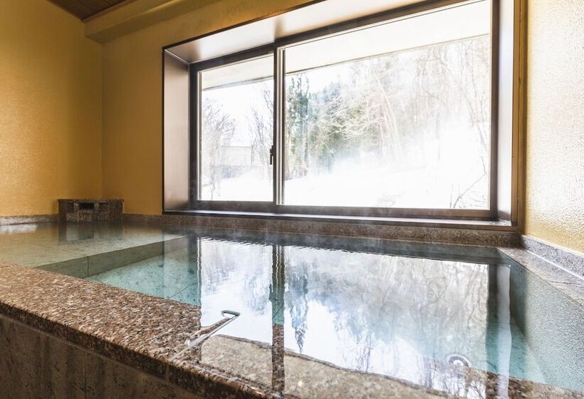 Номер Стандарт, Tsuta Onsen Ryokan