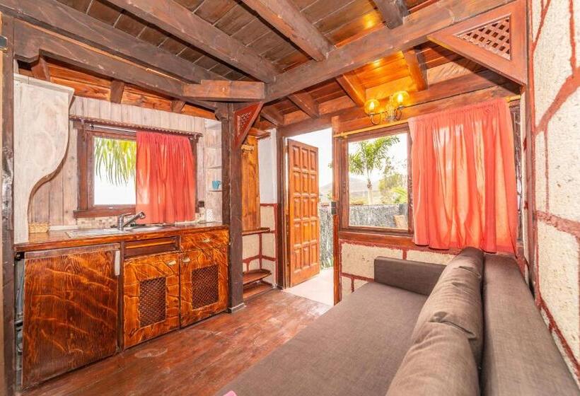 Студия Стандарт, Casa Giuliana