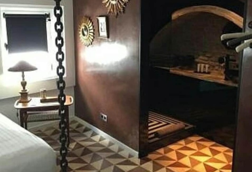 اتاق سوپریور, Hospedería Diez Y Seis