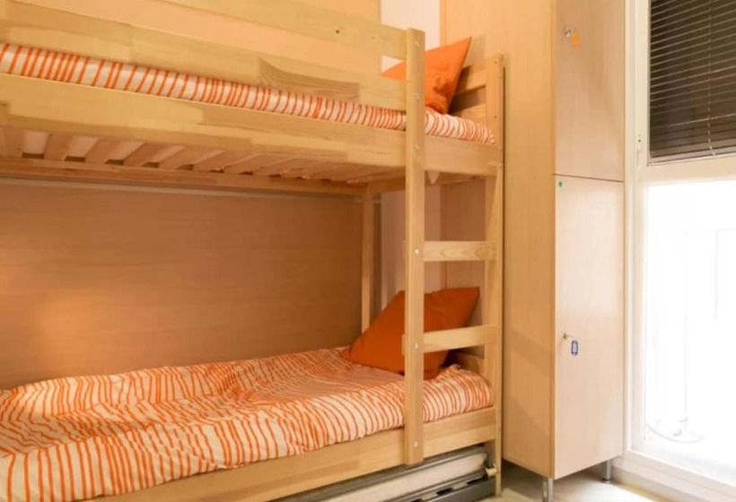 اتاق استاندارد با سرویس بهداشتی مشترک, Chinitas Urban Hostel