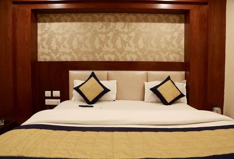 Номер Deluxe, Geetasaar
