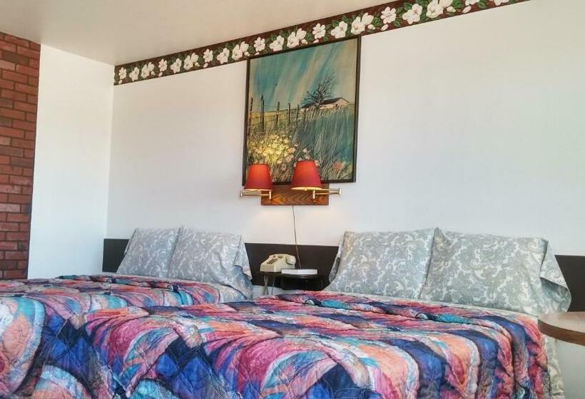Номер Стандарт 2 Двуспальные Кровати, American Inn Motel Canon City