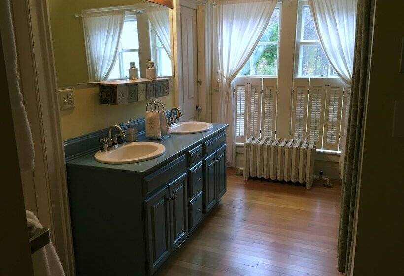 Люкс Повышенной Комфортности, Dream House Country Inn