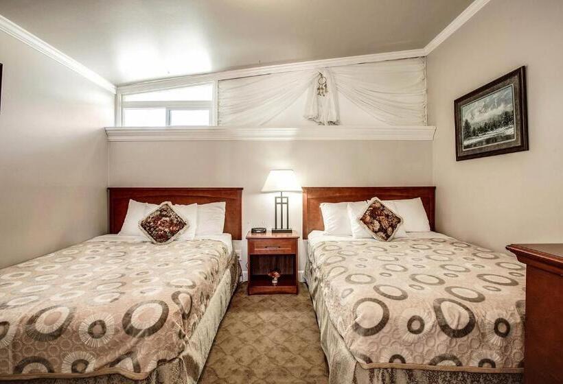 Бунгало Стандарт, Beachwood Condos & Resort
