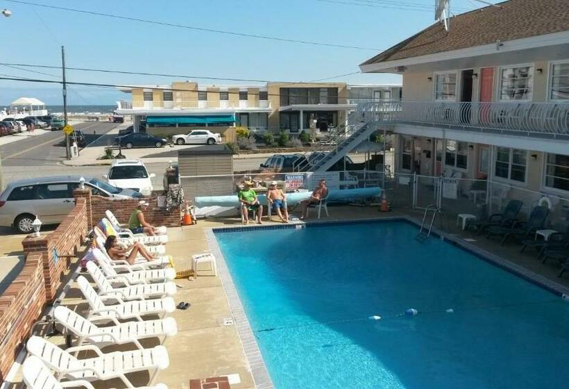 Номер Deluxe, Blue Water Motel