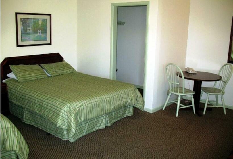 Номер Стандарт, Golden West Motel