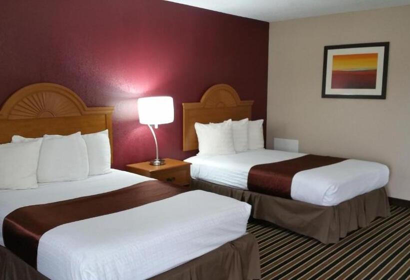 带2个双人床的标准工作室, Westbridge Inn & Suites
