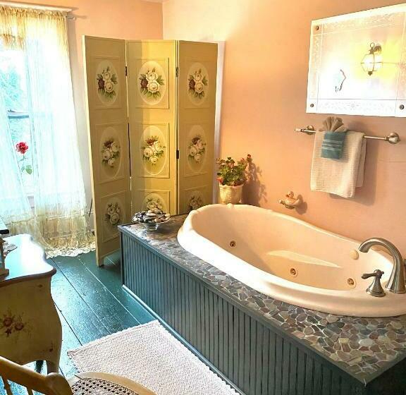 带按摩浴盆的套房, The Bella Ella Bed And Breakfast