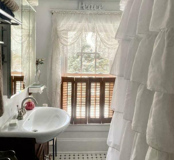 经济房, The Bella Ella Bed And Breakfast
