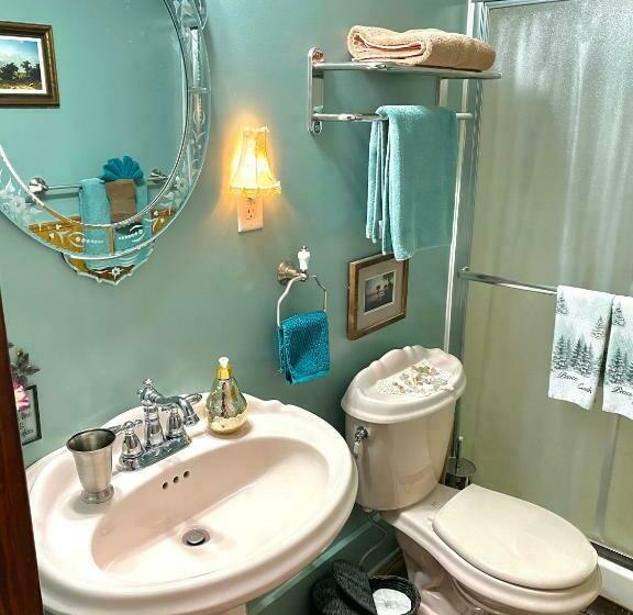 带按摩浴盆的套房, The Bella Ella Bed And Breakfast