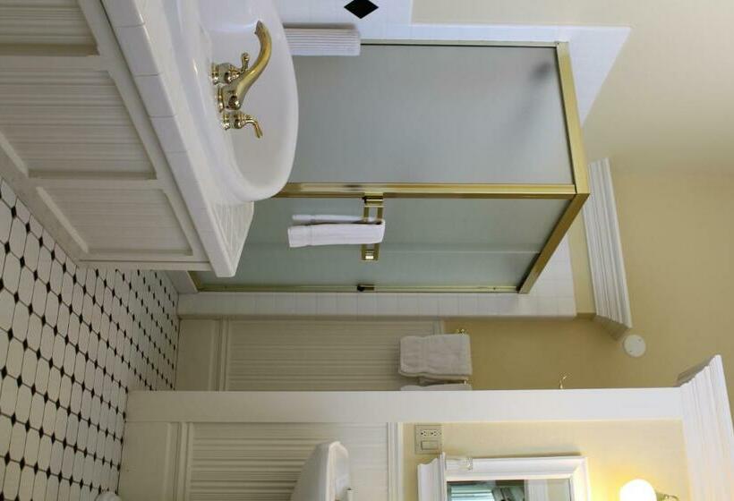 디럭스 룸 킹사이즈 침대, Healdsburg Inn On The Plaza, A Four Sisters Inn
